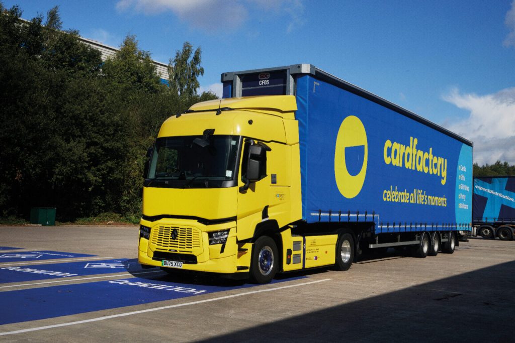 An Expect Distribution Renault Trucks E-Tech serving Card Factory